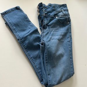 Fashion Nova skinny cropped jeans size 7